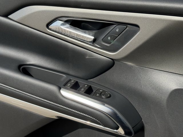 2027 Chevrolet Traverse LT - Photo 19