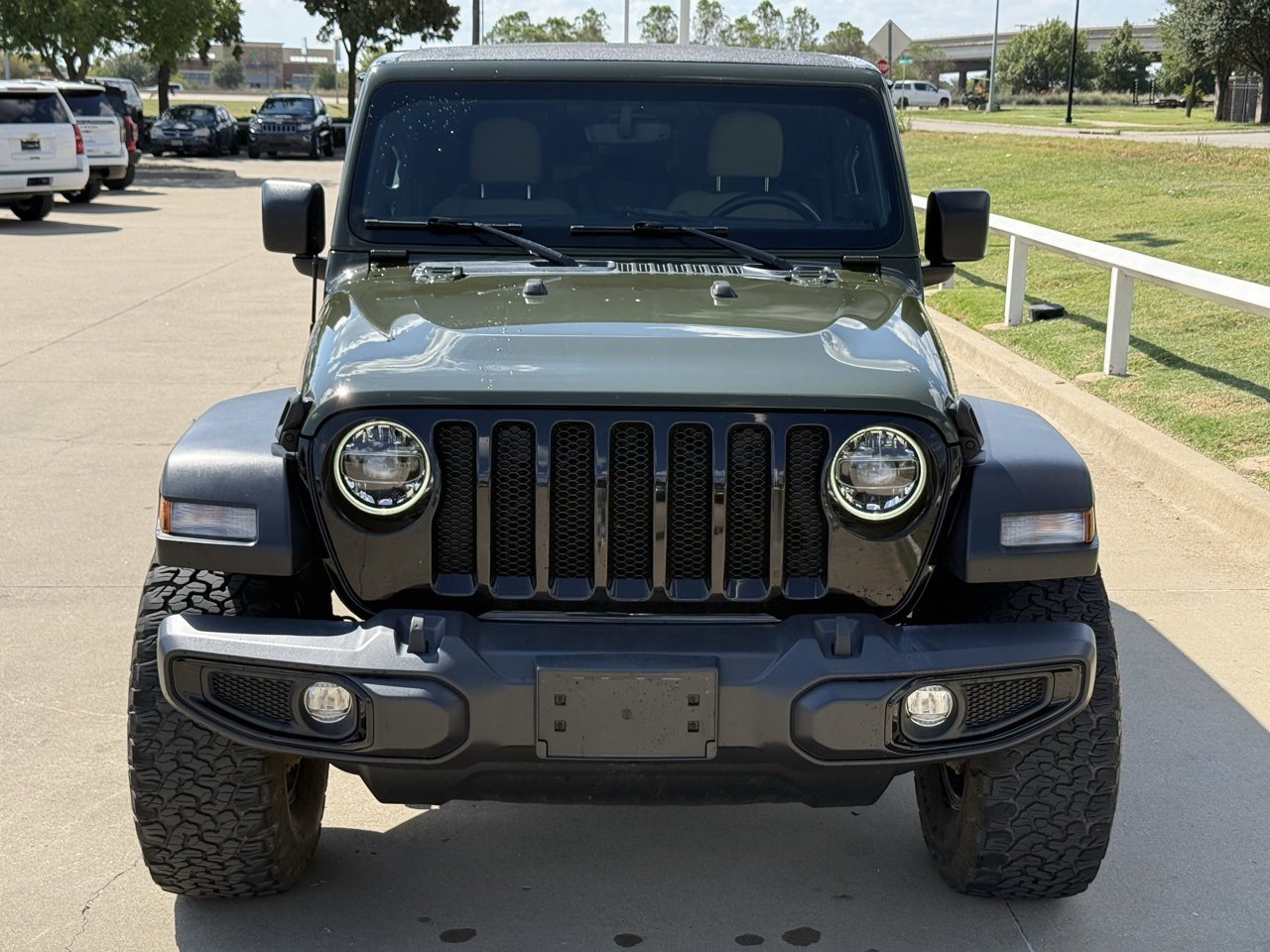 2022 Jeep Wrangler Unlimited Willys photo 2