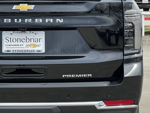 2025 Chevrolet Suburban Premier photo 4