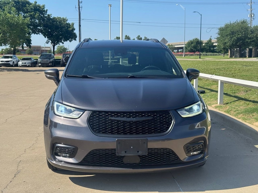 Used 2021 Chrysler Pacifica Touring L Van Passenger Van