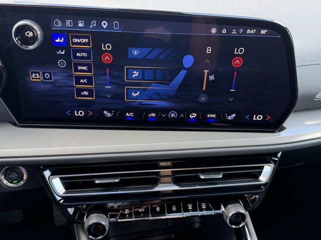 2027 Chevrolet Traverse LT - Photo 17