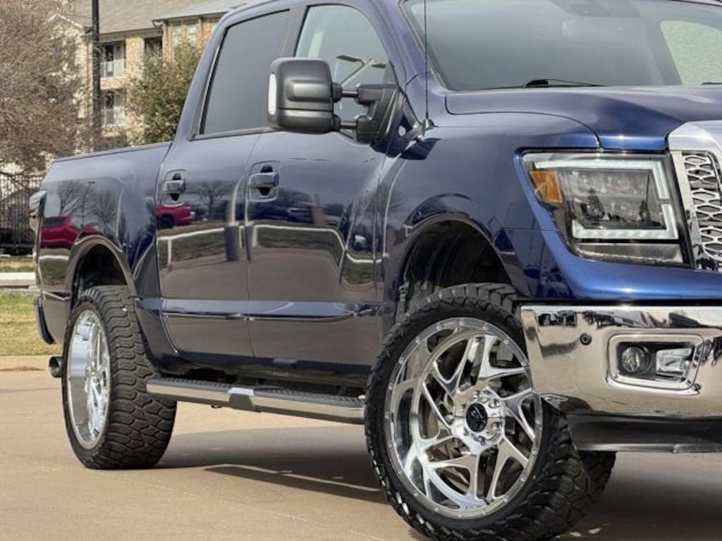 Used 2019 Nissan Titan SV Truck Crew Cab