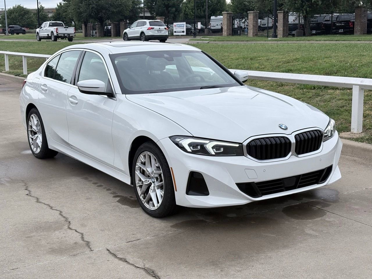 2025 BMW 3 Series 330i xDrive Sedan's photo