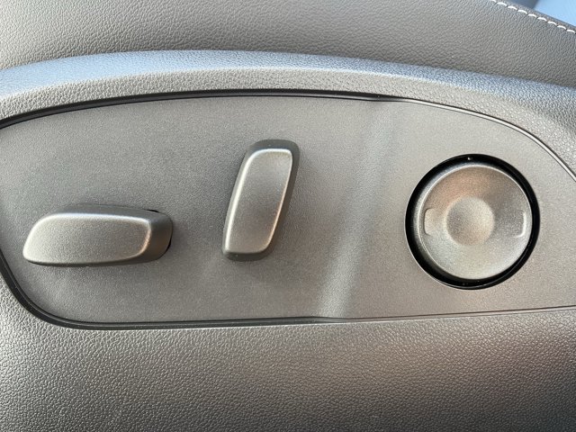 2027 Chevrolet Traverse LT - Photo 22