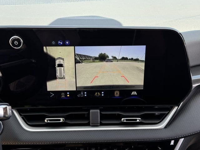 2027 Chevrolet Equinox LT - Photo 14