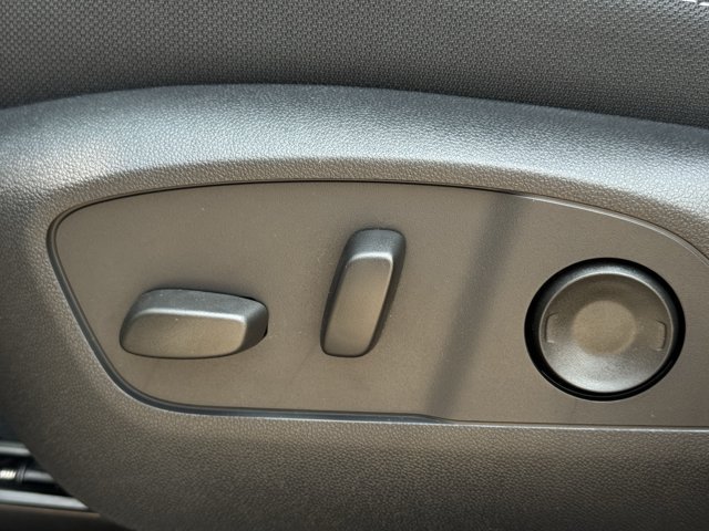 2027 Chevrolet Traverse LT - Photo 21