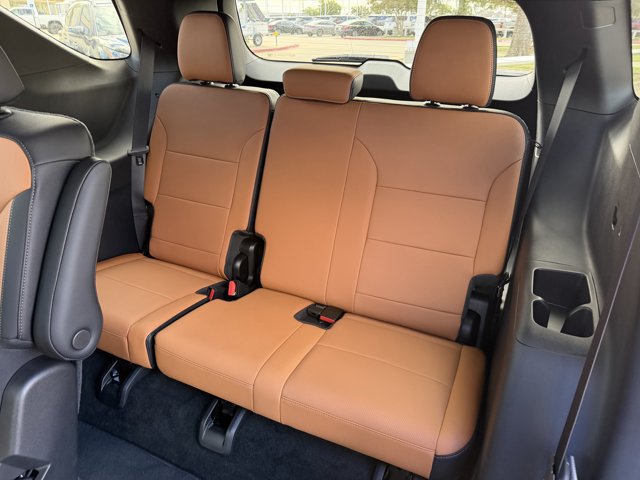 2027 Chevrolet Traverse Z71 - Photo 27