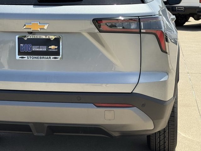 2027 Chevrolet Equinox LT - Photo 7