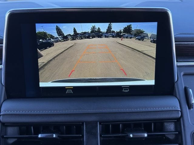 2024 Chevrolet Suburban LT - Photo 17