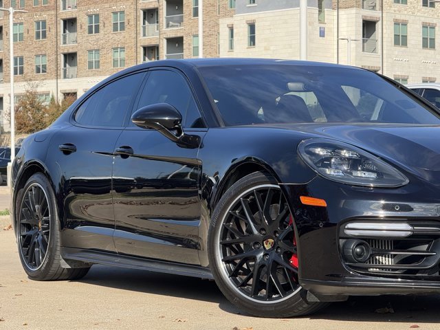 2020 Porsche Panamera GTS photo 3