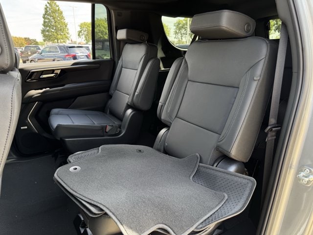 2026 Chevrolet Suburban LT - Photo 23