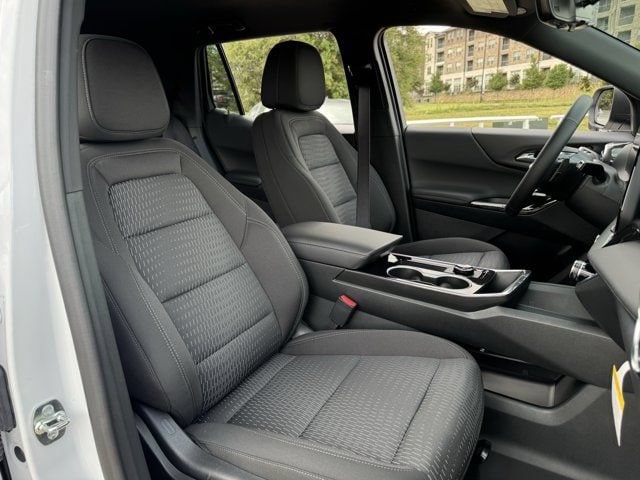 2027 Chevrolet Equinox LT - Photo 25