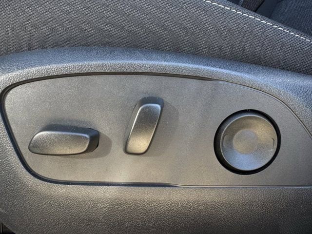 2025 Chevrolet Traverse LT - Photo 22