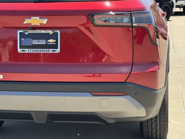 2027 Chevrolet Equinox LT - Photo 7