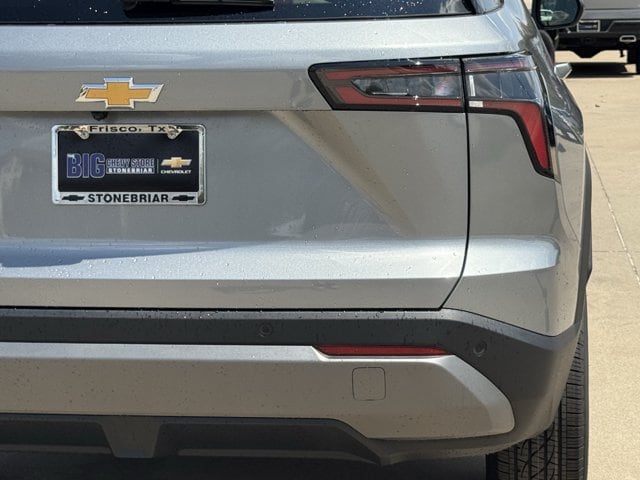 2027 Chevrolet Equinox LT - Photo 7