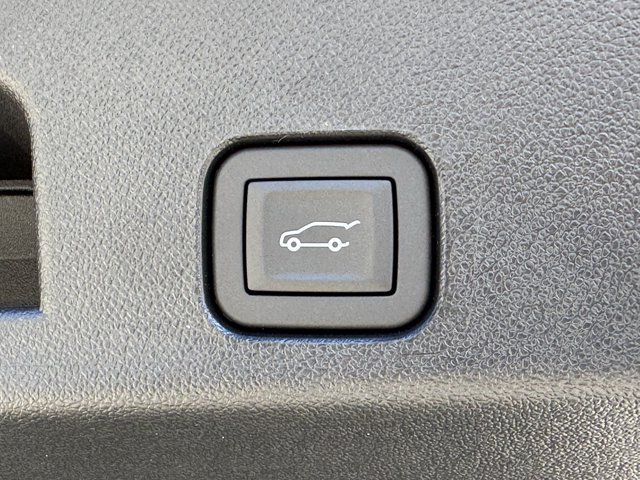 2027 Chevrolet Traverse LT - Photo 25