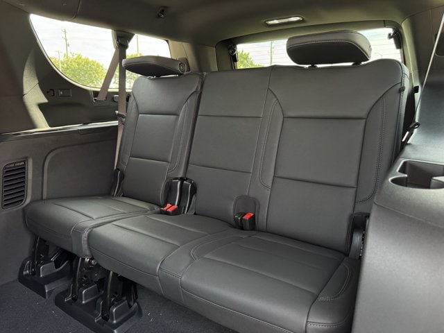 2026 Chevrolet Suburban Z71 - Photo 24