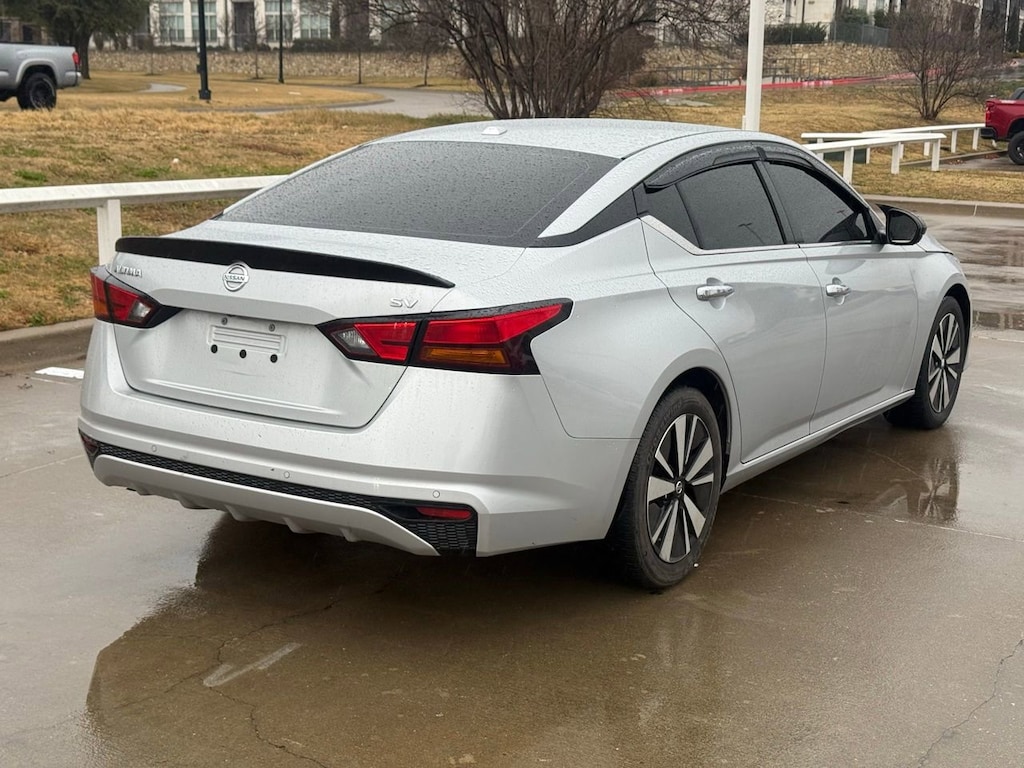 Used 2022 Nissan Altima SV FWD Sedan