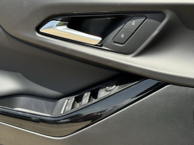 2027 Chevrolet Equinox LT - Photo 21