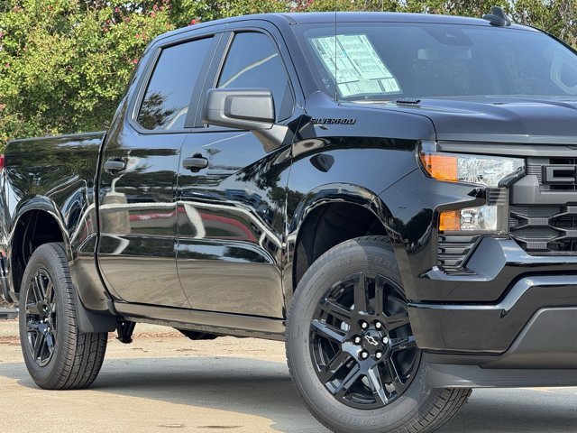 2026 Chevrolet Silverado 1500 Custom photo 3