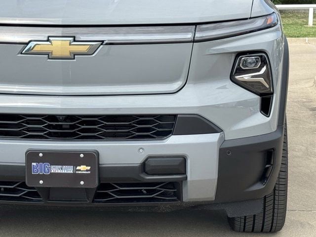 2026 Chevrolet Silverado EV LT - Photo 9