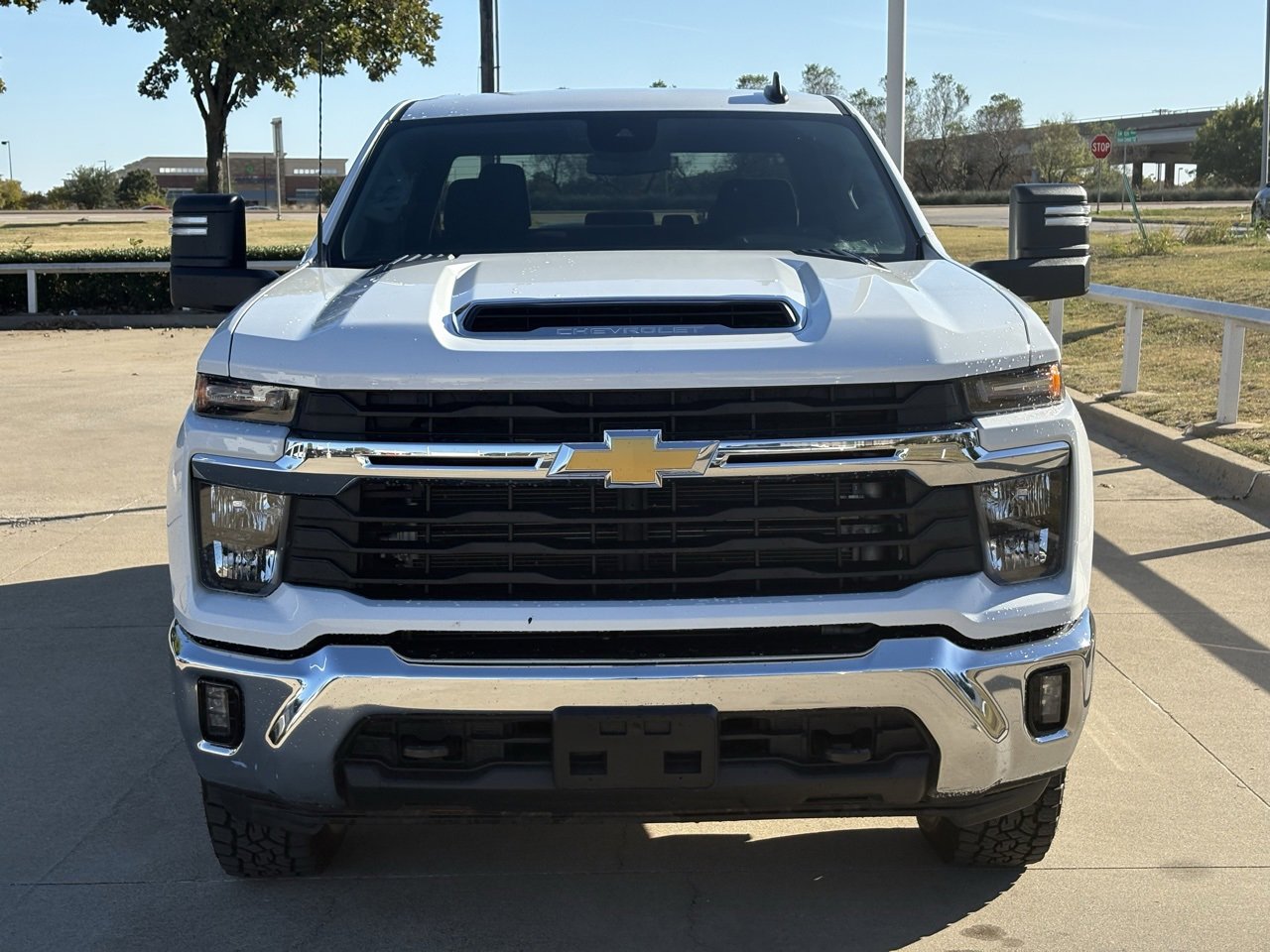 2025 Chevrolet Silverado 2500HD LT photo 2