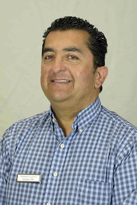 Staff member Roberto Lozano from ID_9706c7e4bec0