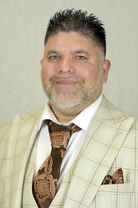 Staff member Steve Loya from ID_7cf6ab9e6e90