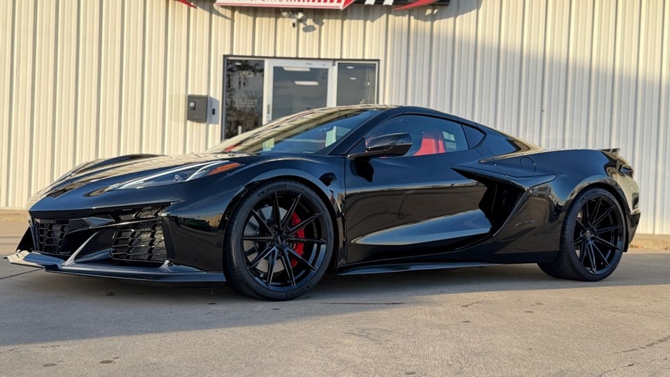 C8 Z06 - Black