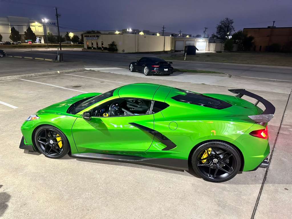 C8 Z06 - Roswell Green Metallic