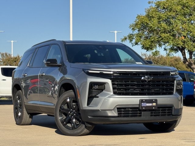 2027 Chevrolet Traverse LT - Photo 2