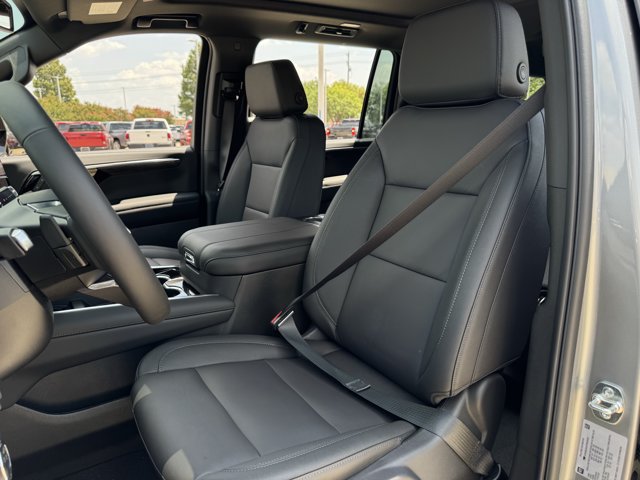 2026 Chevrolet Suburban LT - Photo 21