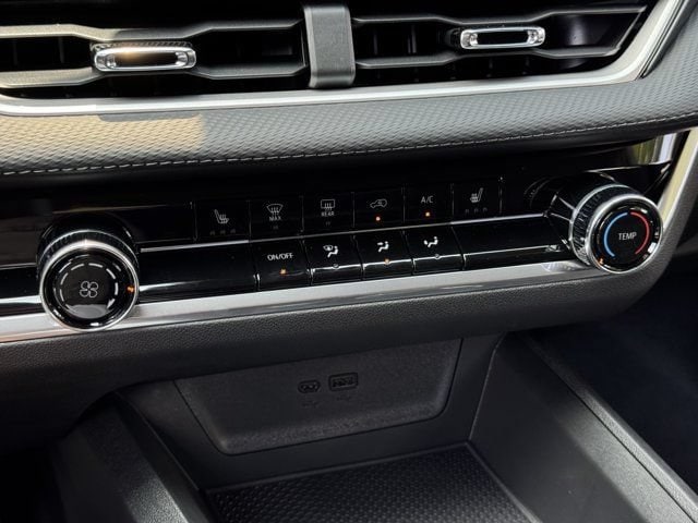 2027 Chevrolet Equinox LT - Photo 15