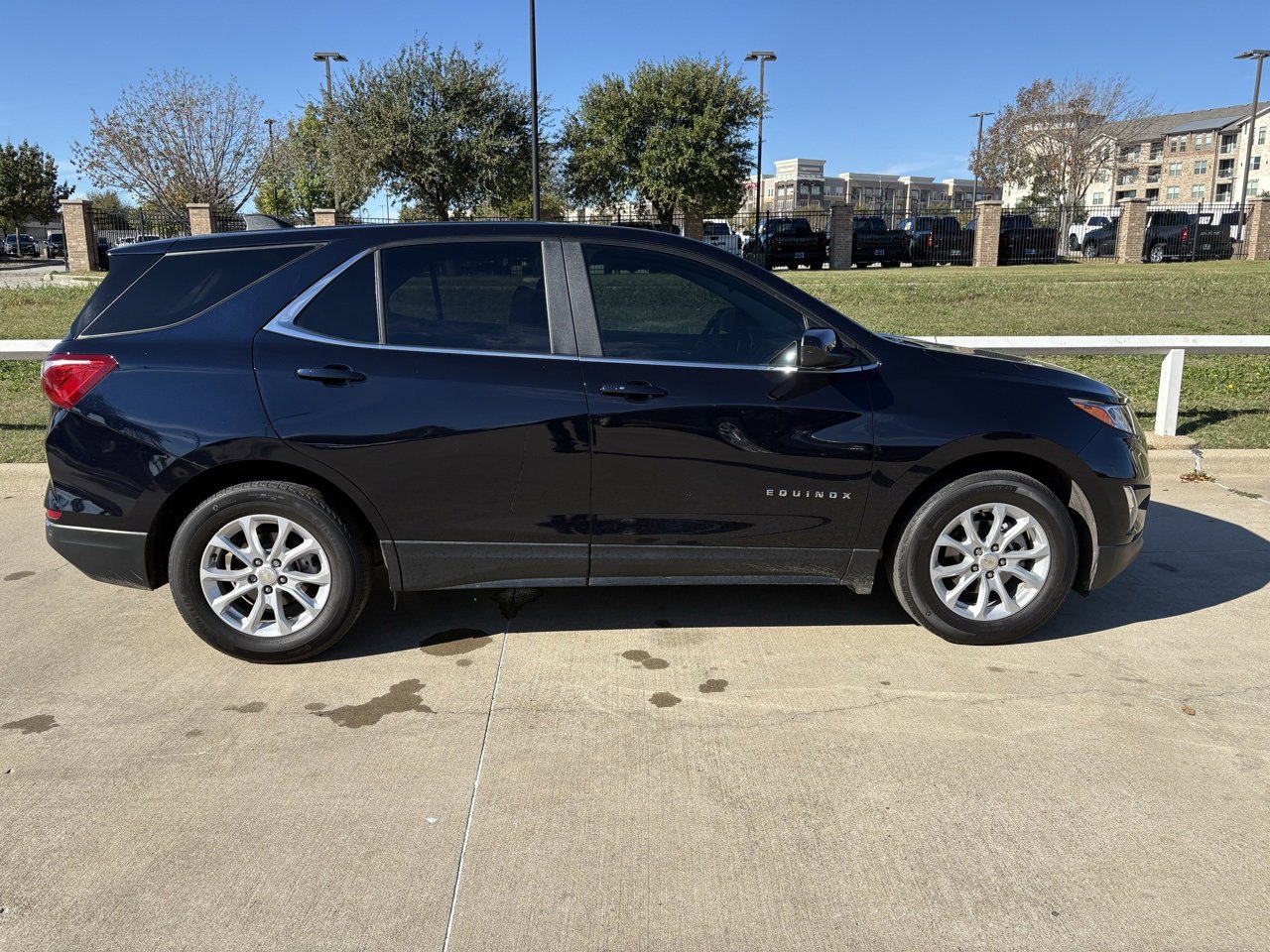 2021 Chevrolet Equinox LT photo 3