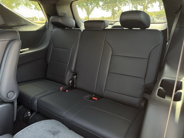 2027 Chevrolet Traverse LT - Photo 23