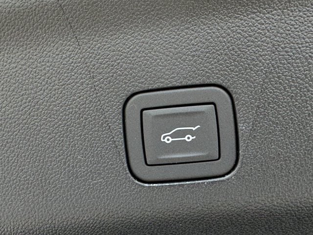 2026 Chevrolet Suburban RST - Photo 28