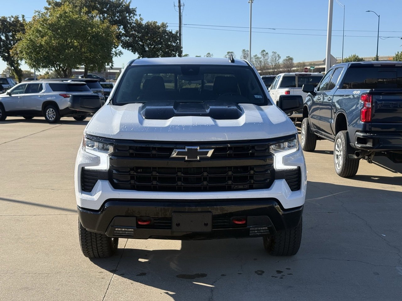 2025 Chevrolet Silverado 1500 LT Trail Boss photo 2