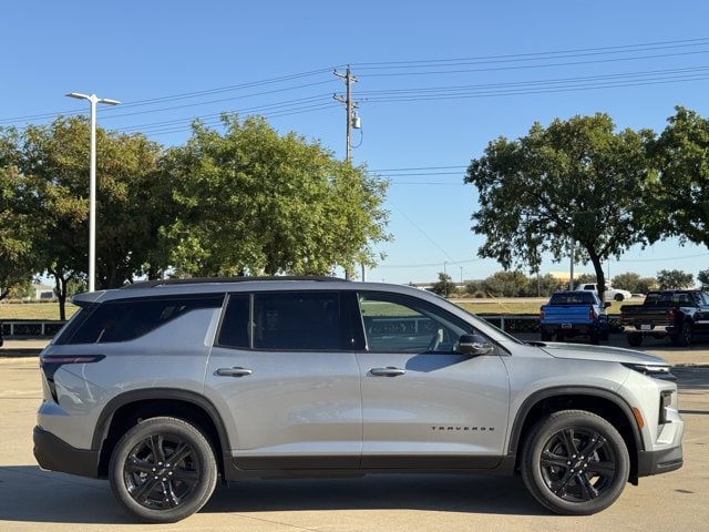2027 Chevrolet Traverse LT - Photo 4