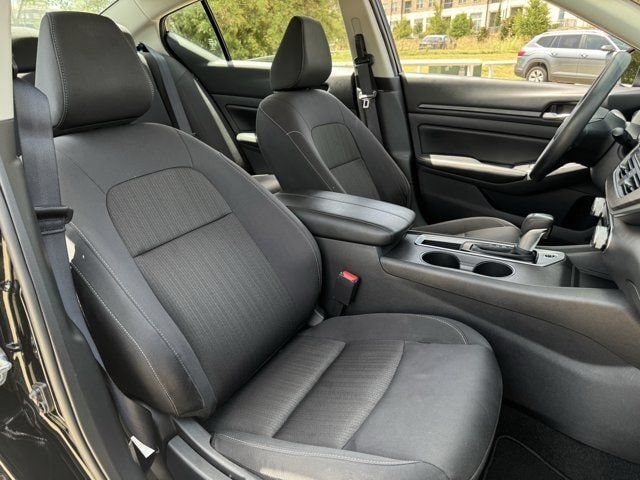 2025 Nissan Altima SV - Photo 30