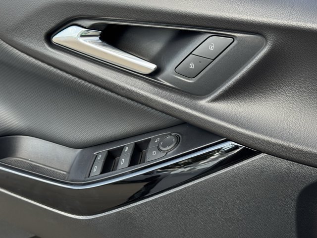 2027 Chevrolet Equinox LT - Photo 21