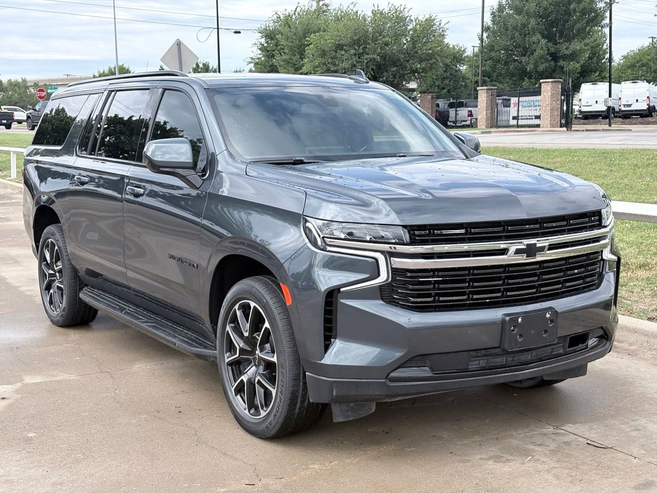 2021 Chevrolet Suburban 2WD 1500 RST's photo