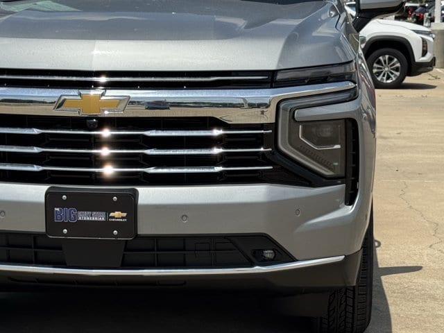 2026 Chevrolet Suburban LT - Photo 9