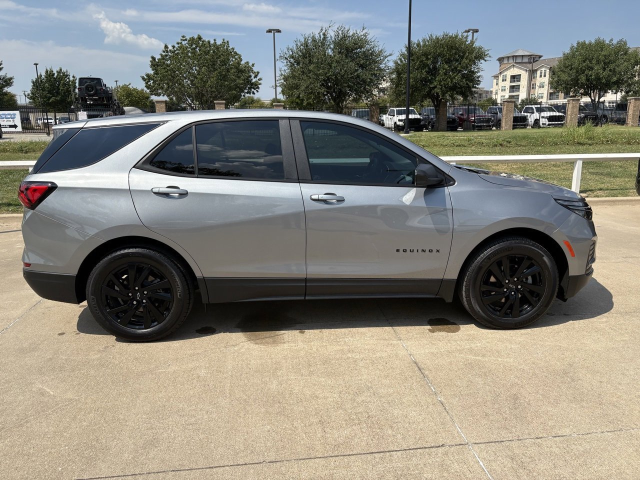 2024 Chevrolet Equinox LS photo 2
