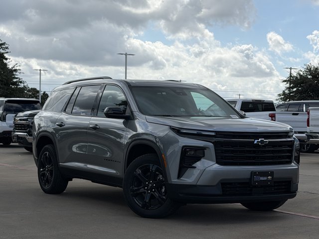2027 Chevrolet Traverse LT - Photo 2