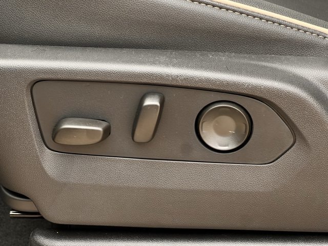 2026 Chevrolet Suburban Premier - Photo 23