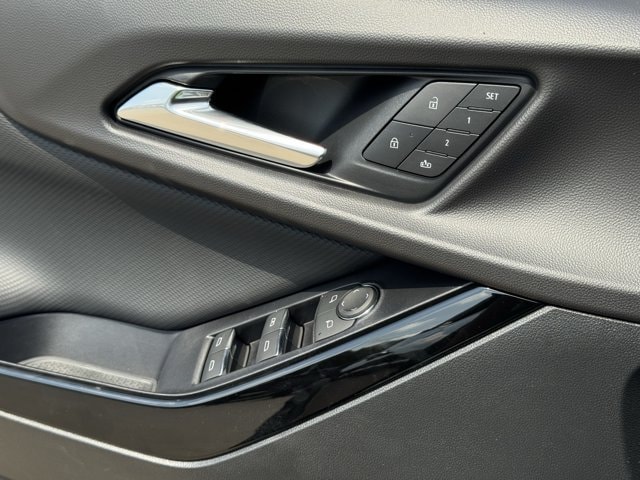 2027 Chevrolet Equinox RS - Photo 20