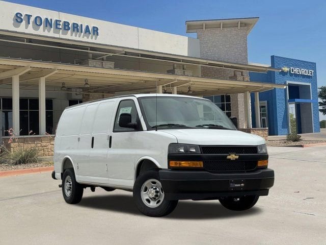 2026 Chevrolet Express 2500 Work Van HD's photo