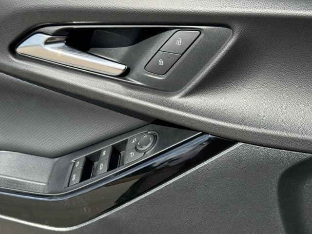 2027 Chevrolet Equinox LT - Photo 21