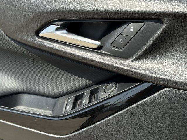 2027 Chevrolet Equinox LT - Photo 21