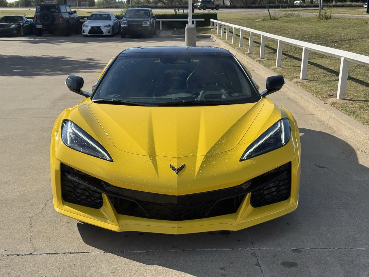 2025 Chevrolet Corvette E-Ray 2LZ photo 2